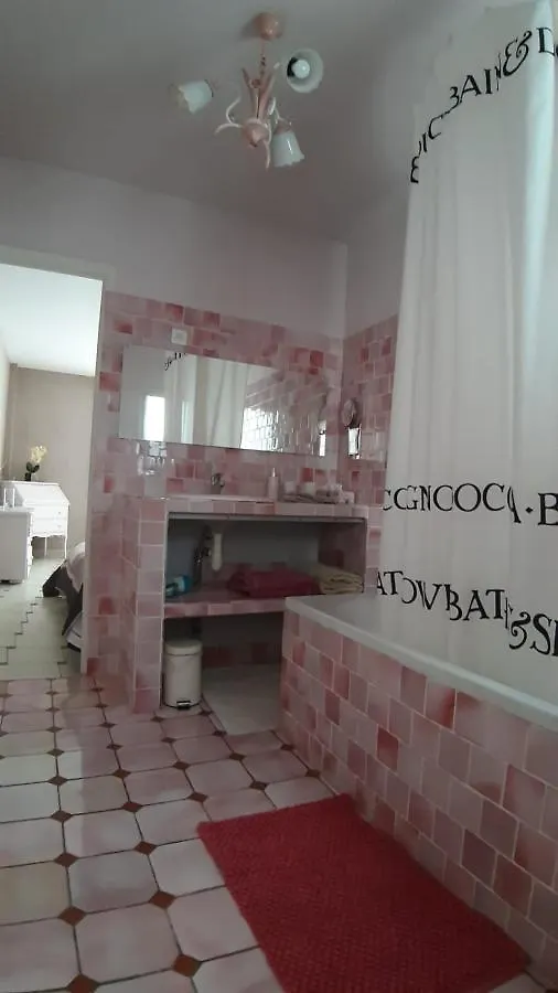 Mas Des Cigognes Bed and Breakfast Le Thor