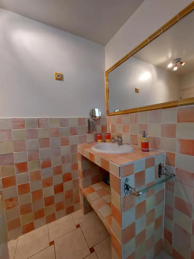 Mas Des Cigognes Bed and Breakfast Le Thor
